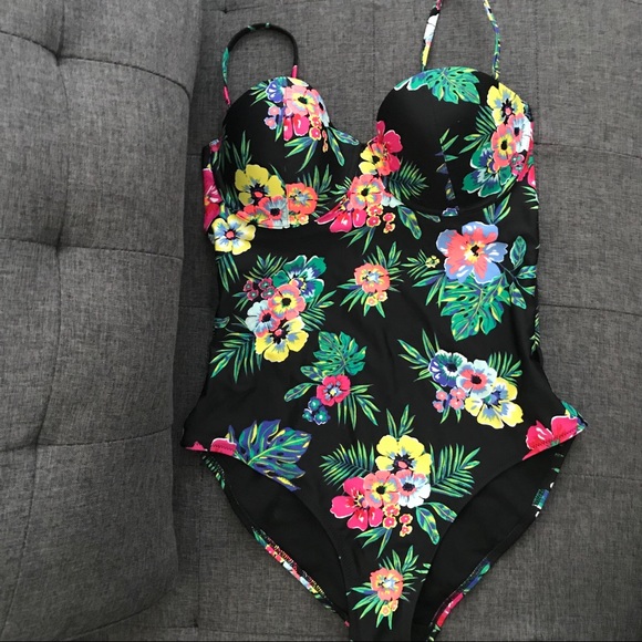 Old Navy Other - NWOT Floral One Piece Bathing Suit 👙🏝✨